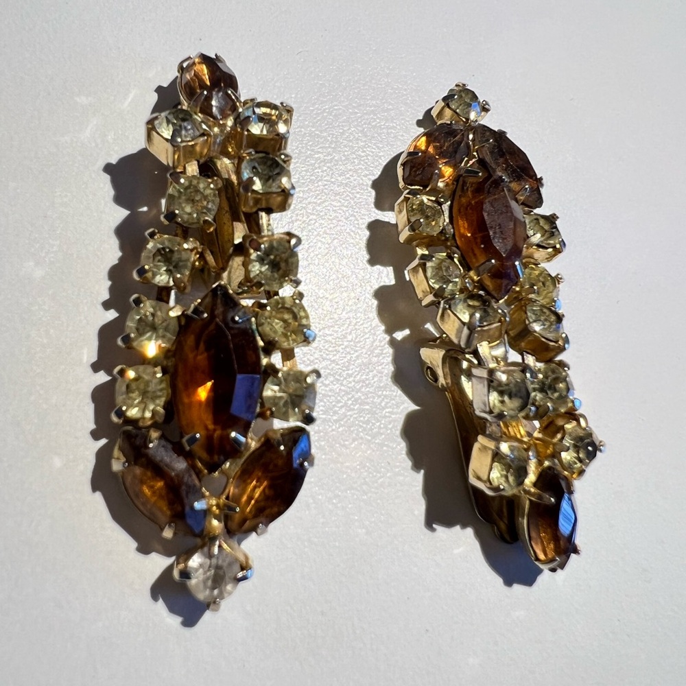 Vintage red Rhinestone and gold Tone Drop Earrings Clip On